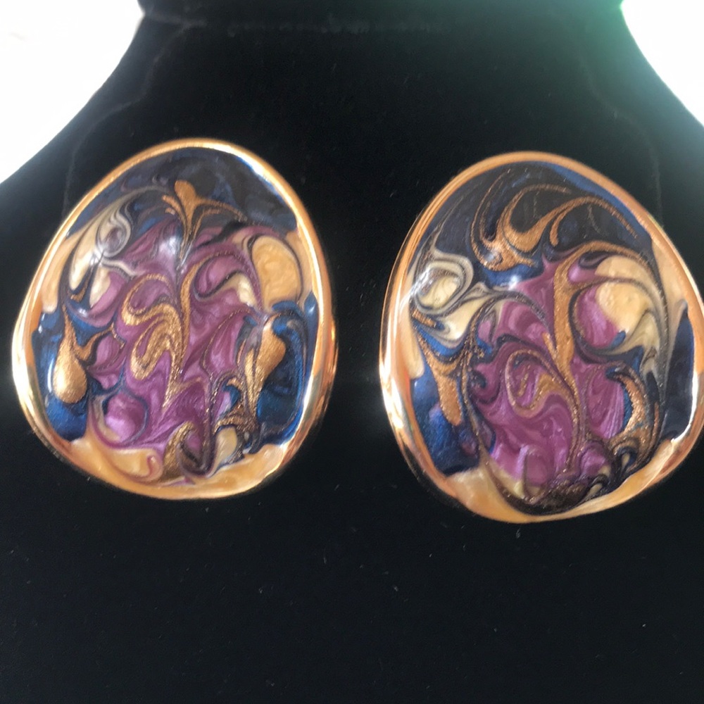 Gold finished Enamaled Earings